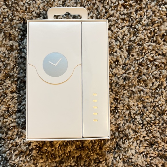 At&t Samsung Active2 44mm smart watch includes extra bands - Picture 2 of 4